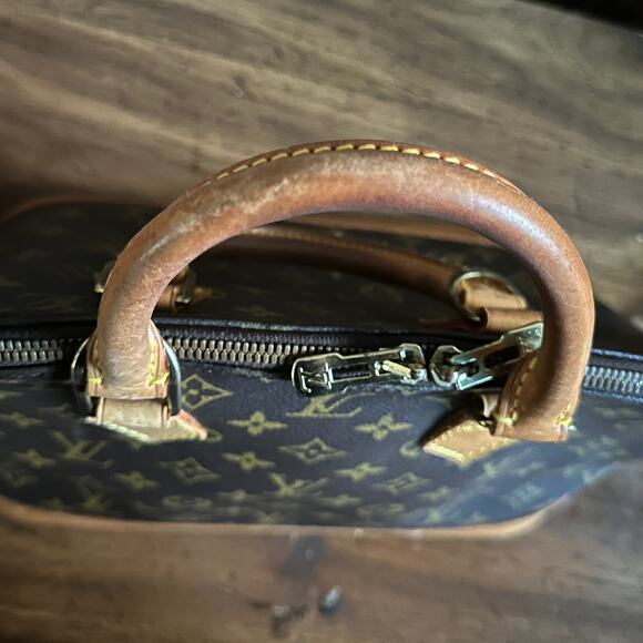 Vintage Louis Vuitton 1996 Monogram Alma PM Bag - Picture 10 of 16